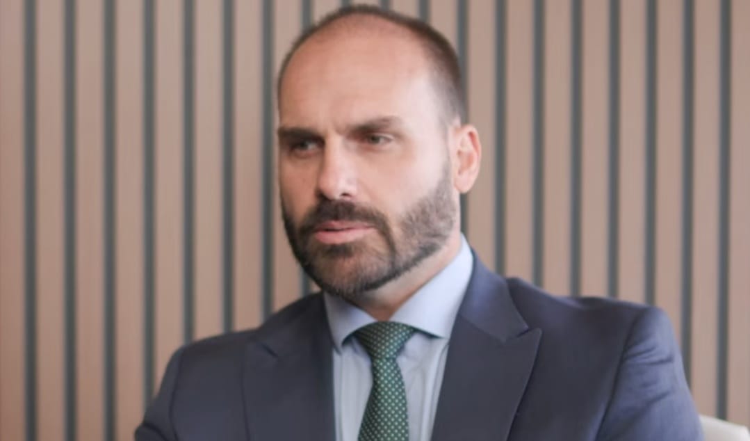 Eduardo Bolsonaro critica Alexandre de Moraes e fala sobre possível candidatura à Presidência
