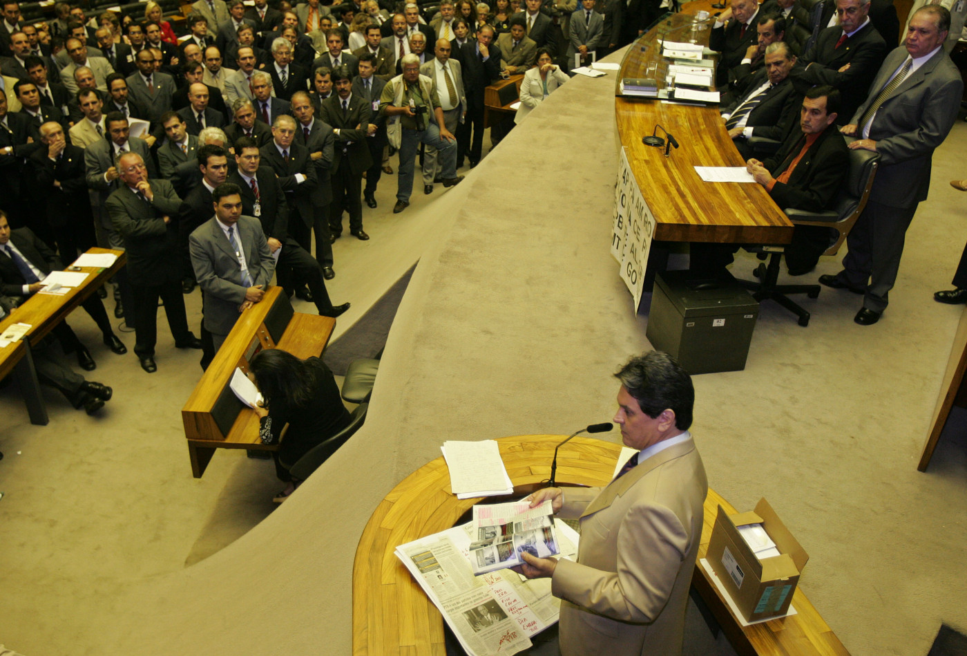 Escândalo do Mensalão, que marcou o primeiro mandato de Lula, completa 20 anos
