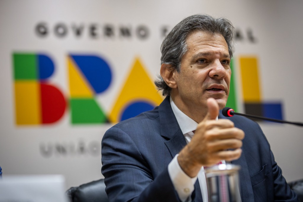 Ressarcimento por fraude no INSS custará até R$ 2 bi, analisa Haddad