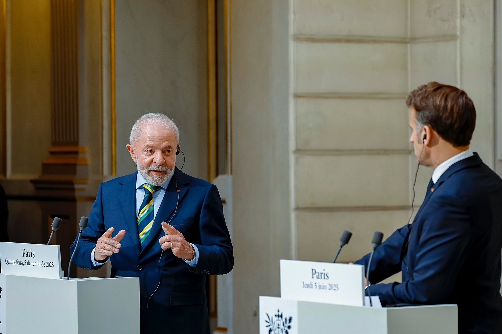 Durante encontro com Macron, Lula pede mobilização global de US$ 1,3 trilhão para combater mudanças climáticas