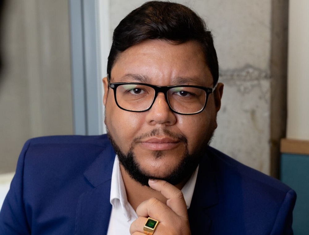 Biomédico brasileiro é reconhecido como referência em saúde íntima na América Latina