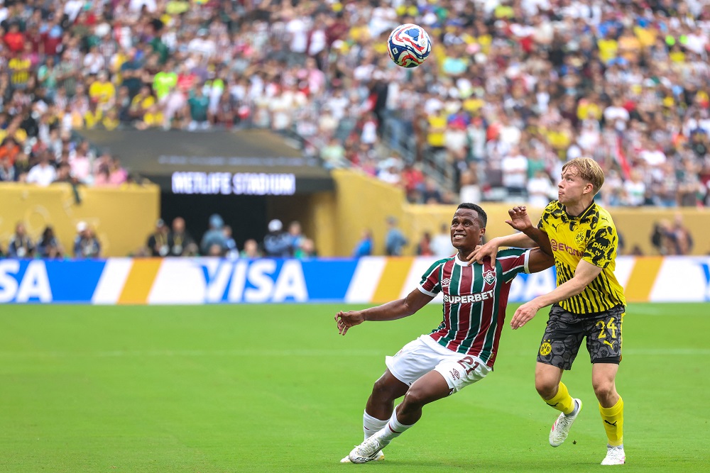 Fluminense choca os alemães, toma conta do jogo, mas sai com empate contra o Borussia