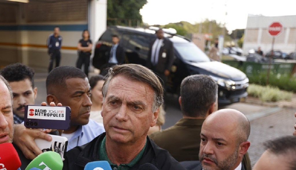 Bolsonaro era ‘centro decisório’ e ‘principal destinatário’ das ações da ‘Abin paralela’, diz relatório da PF