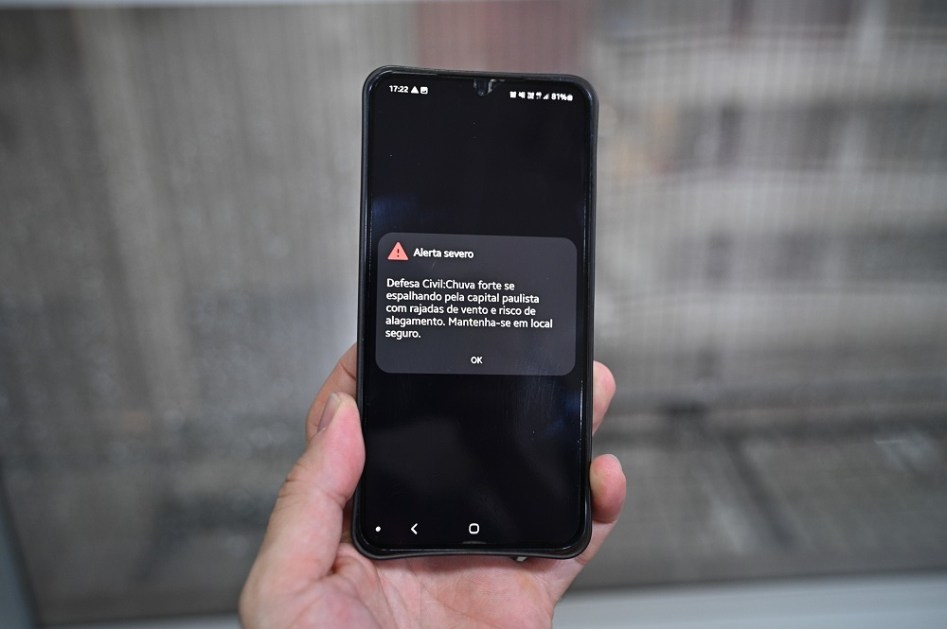 Chuva forte em São Paulo faz moradores receberem 'alerta severo' inédito no celular
