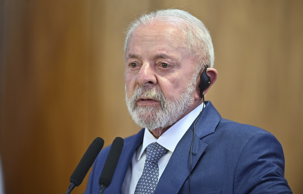 Após comoção nacional, Lula determina que Itamaraty custeie traslado do corpo de brasileira morta em vulcão na Indonésia