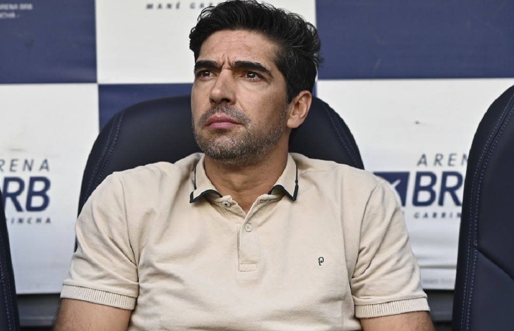Abel valoriza atuação do Palmeiras contra o Porto: ‘Fomos bem superiores’