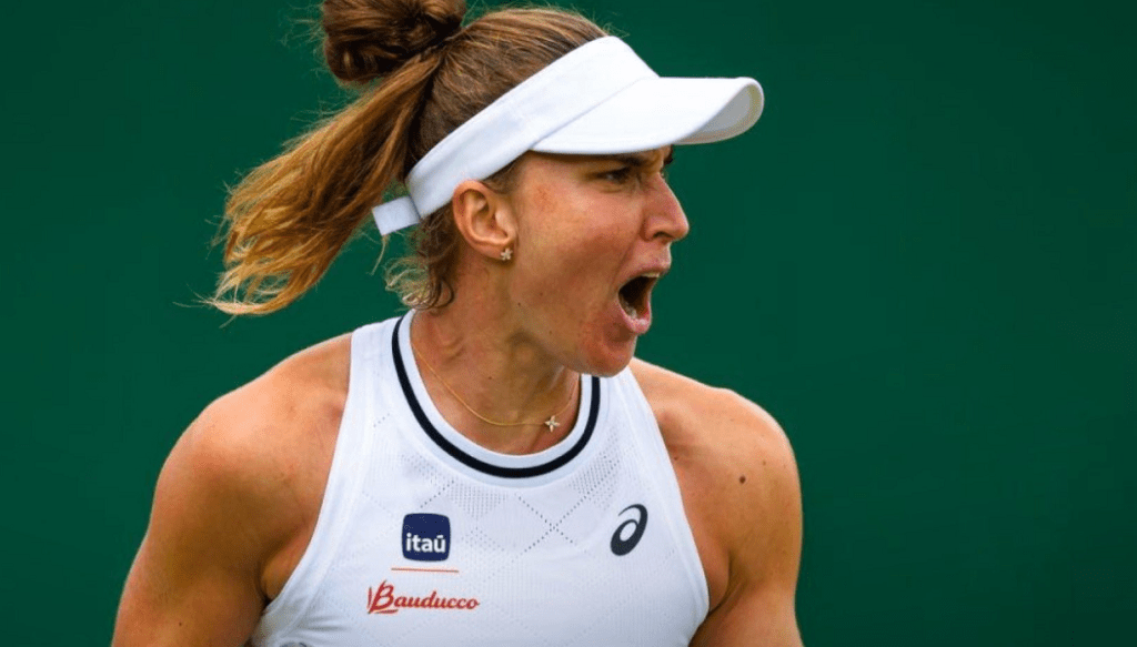 Bia Haddad faz seu melhor jogo na grama, supera eslovaca e estreia com vitória em Wimbledon