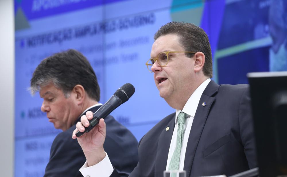 Caso INSS: Com 89 deputados no PL, apenas 4 registram presença em comissão para ouvir ministro da Previdência