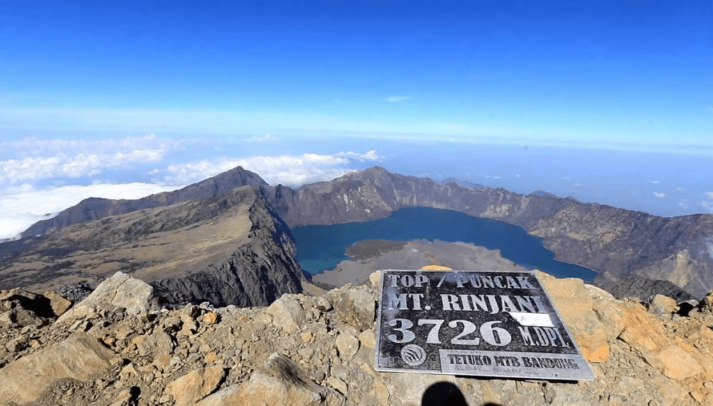 Alpinista é resgatado no Monte Rinjani poucos dias após tragédia com Juliana Marins