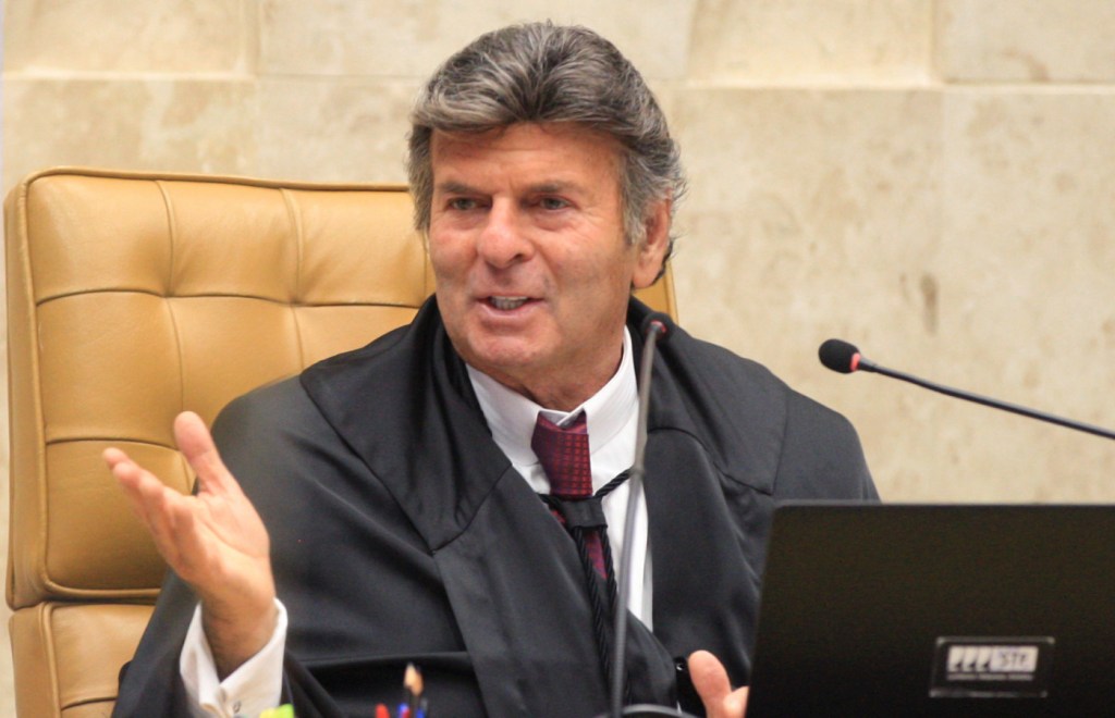 Luiz Fux atende Nikolas Ferreira e cobra informações sobre CPI para investigar fraudes no INSS
