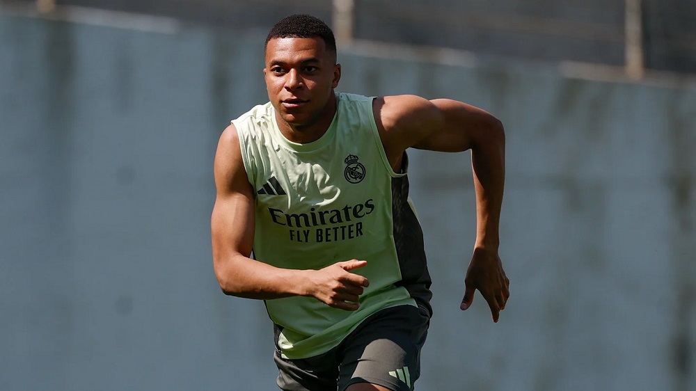 O atacante Mbappé em treino do Real Madrid