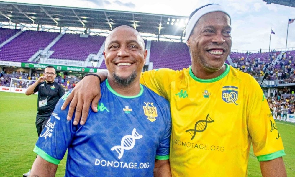 Roberto Carlos revela que perdeu 99% do que ganhou nos gramados: 'Deixaram minha conta zerada'