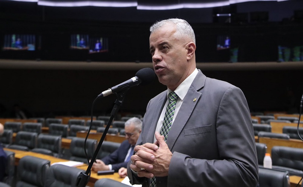 Após morte de Juliana Marins, deputado propõe sistema de alerta para brasileiros em atividades de risco no exterior