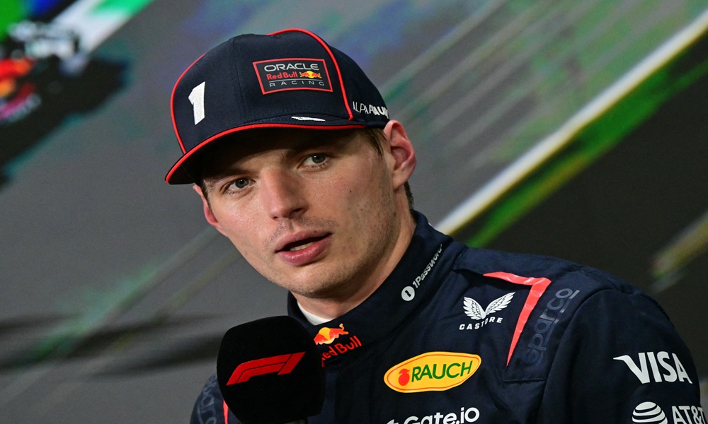 Max Verstappen vence GP de Singapura de F1 pela primeira vez