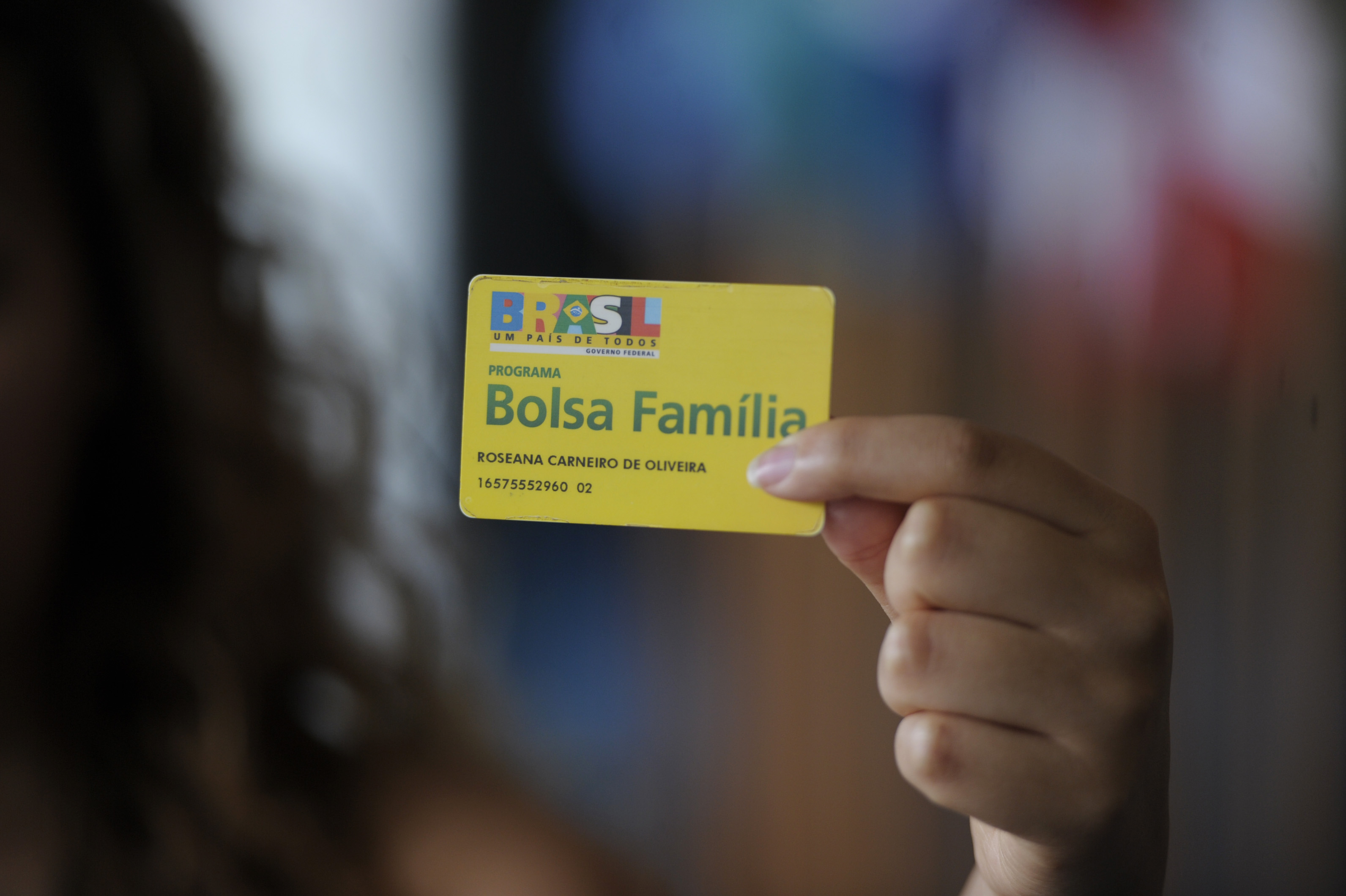 Bolsa família : Entre a recomposição e o cálculo eleitoral