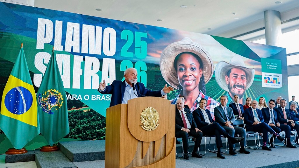 Em lançamento do Plano Safra, Lula faz críticas indiretas a Bolsonaro e diz que nunca pediria Pix