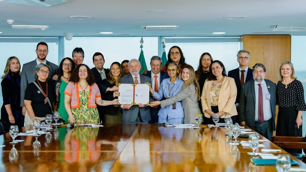 Lula sanciona lei que proíbe uso de animais em testes cosméticos