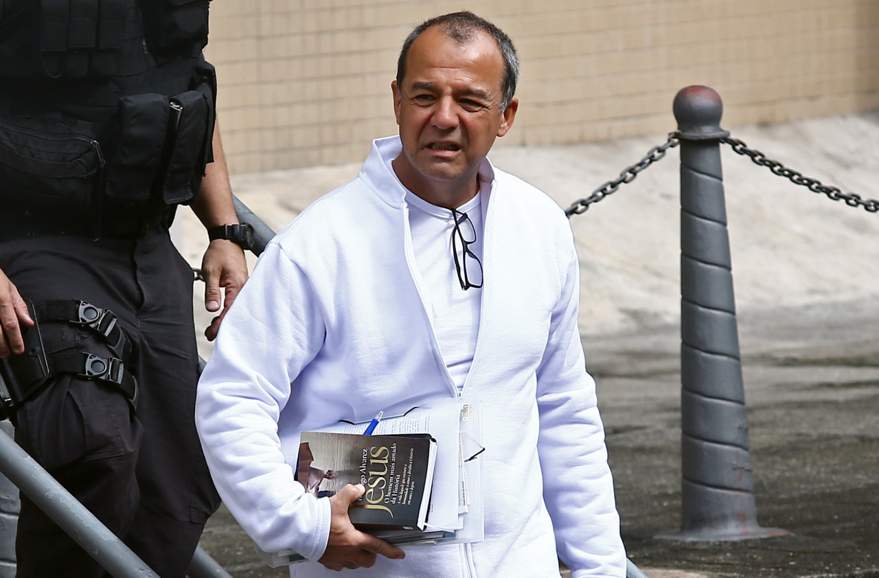 Cabral é condenado por esquema de regalias durante prisão no Rio