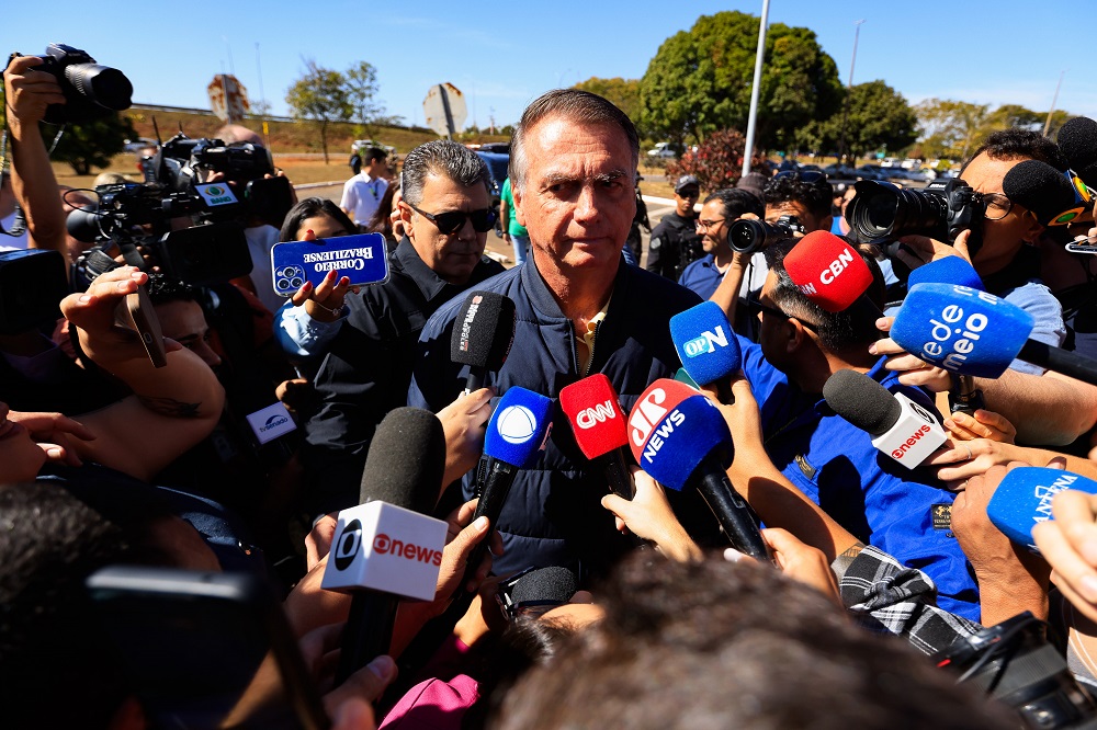 Bolsonaro diz que recebeu convite para almoçar com embaixadores: ‘Não vou mais’
