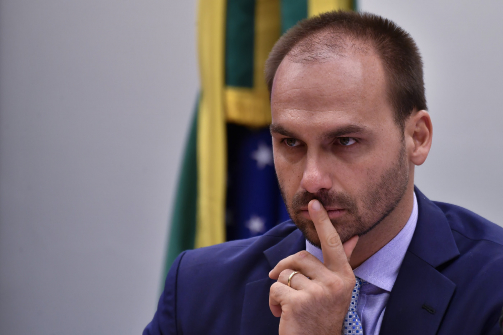 STF julga Eduardo Bolsonaro por suposta coação nesta terça-feira