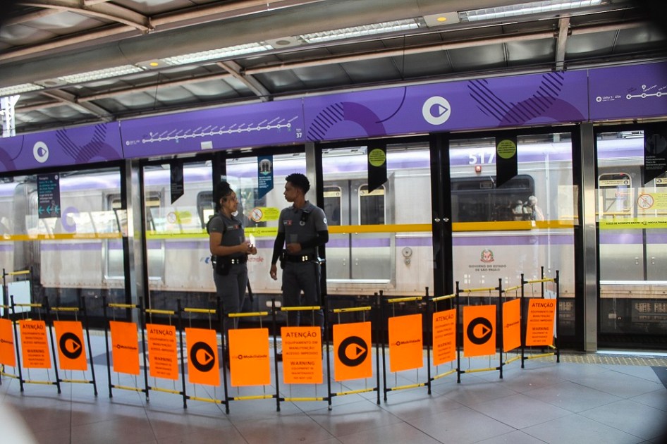 Isolamento no local onde um passageiro morreu na manhã desta terça-feira