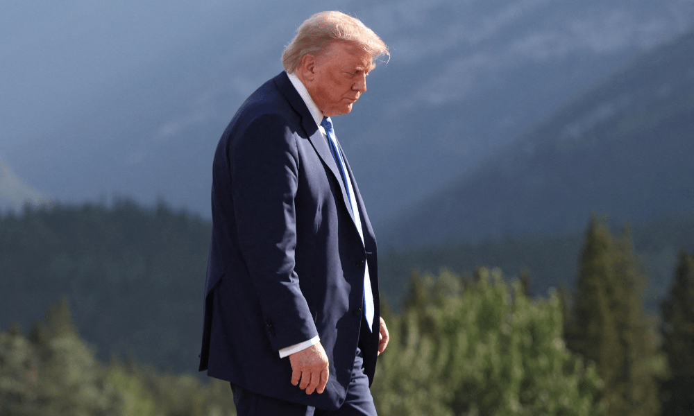 Homem armado é preso antes de visita de Trump a campo de golfe nos EUA