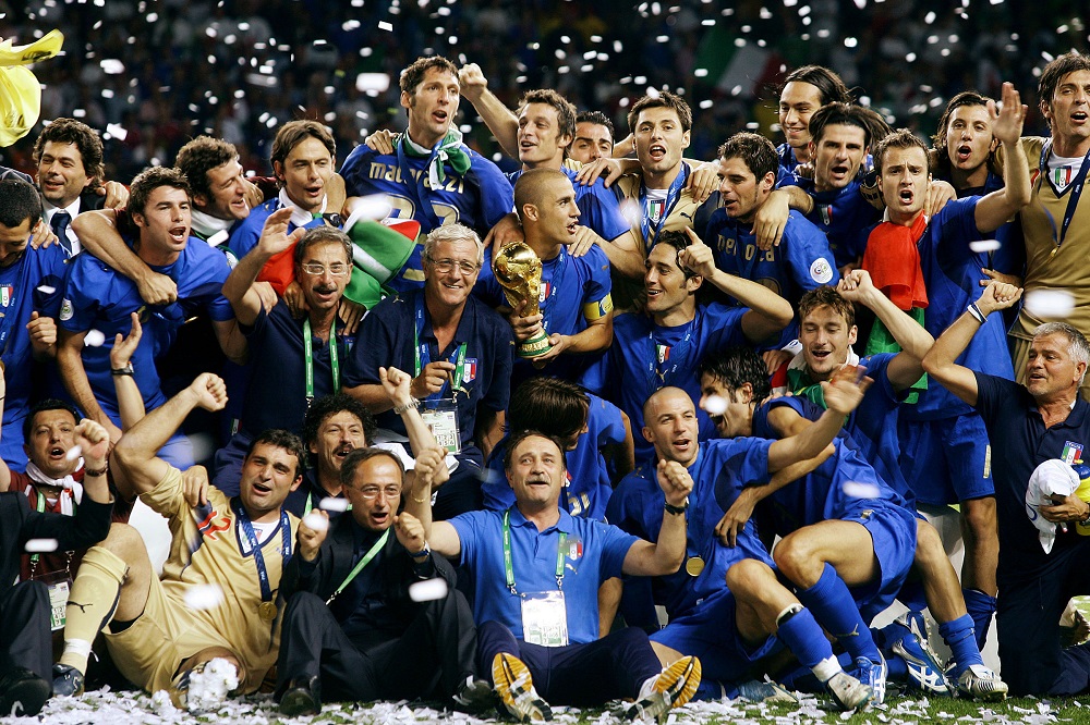 Há 19 anos, a Itália conquistava o tetra em final marcada pela indisciplina de Zidane
