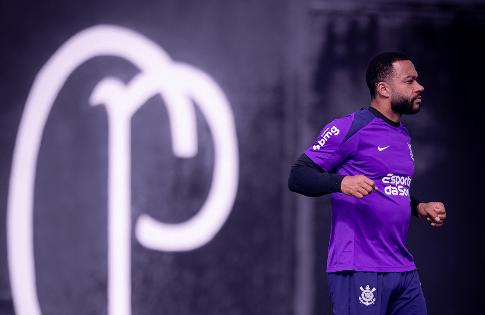 Após sumiço, Memphis Depay reaparece no Corinthians, mas futuro é incerto