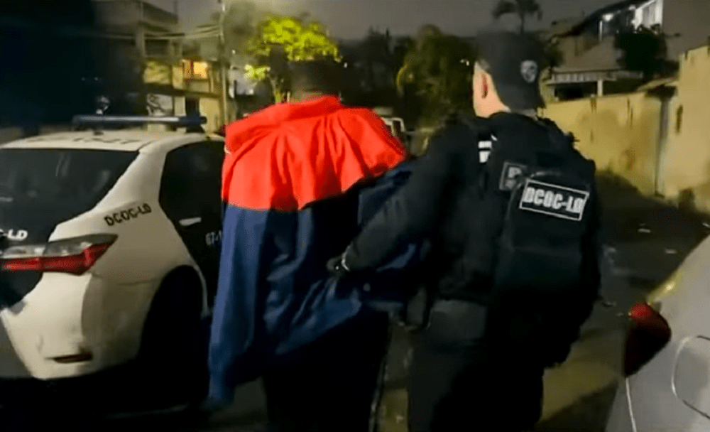 Operação policial mira ‘consórcio’ PCC e CV que abastece armas e drogas no Rio de Janeiro