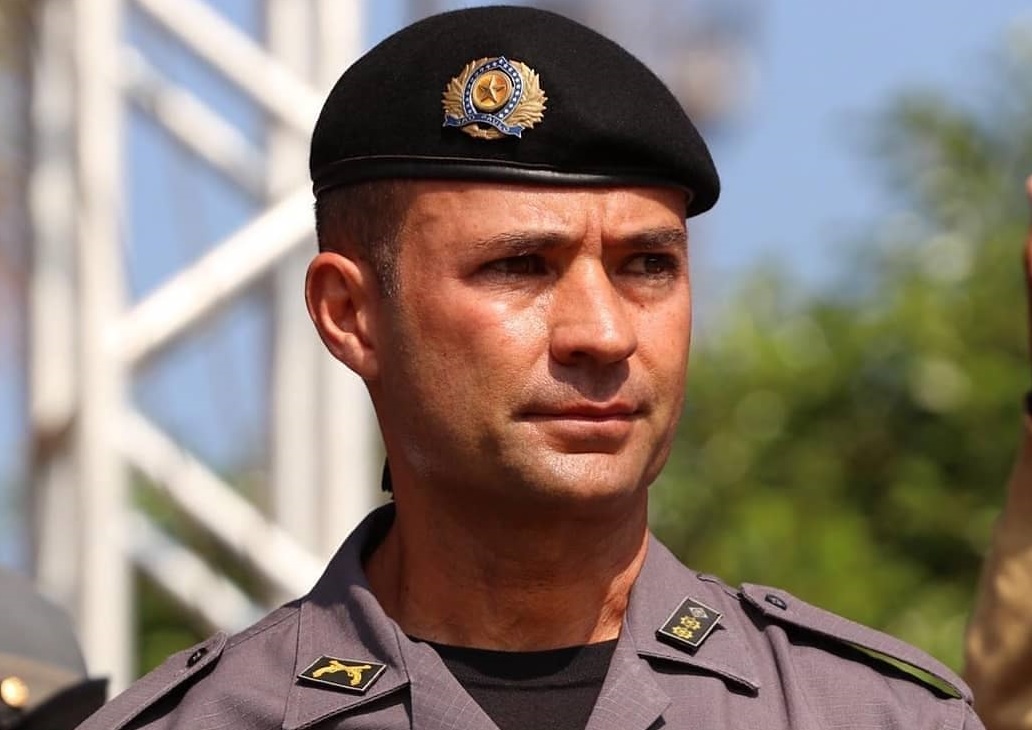 'PMS não trabalharão dentro dos ônibus', diz coronel Mello Araújo