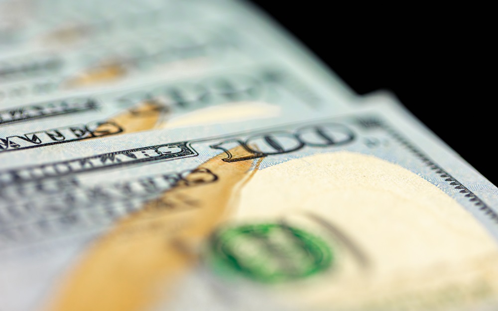 Dólar fecha a R$ 5,42 com alta de 0,29% e Ibovespa bate recorde intradia apesar de receio com tarifaço