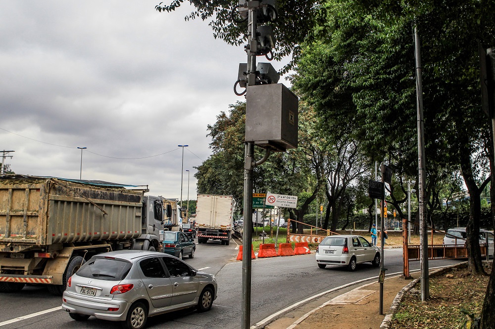 Justiça determina que governo religue radares em rodovias federais
