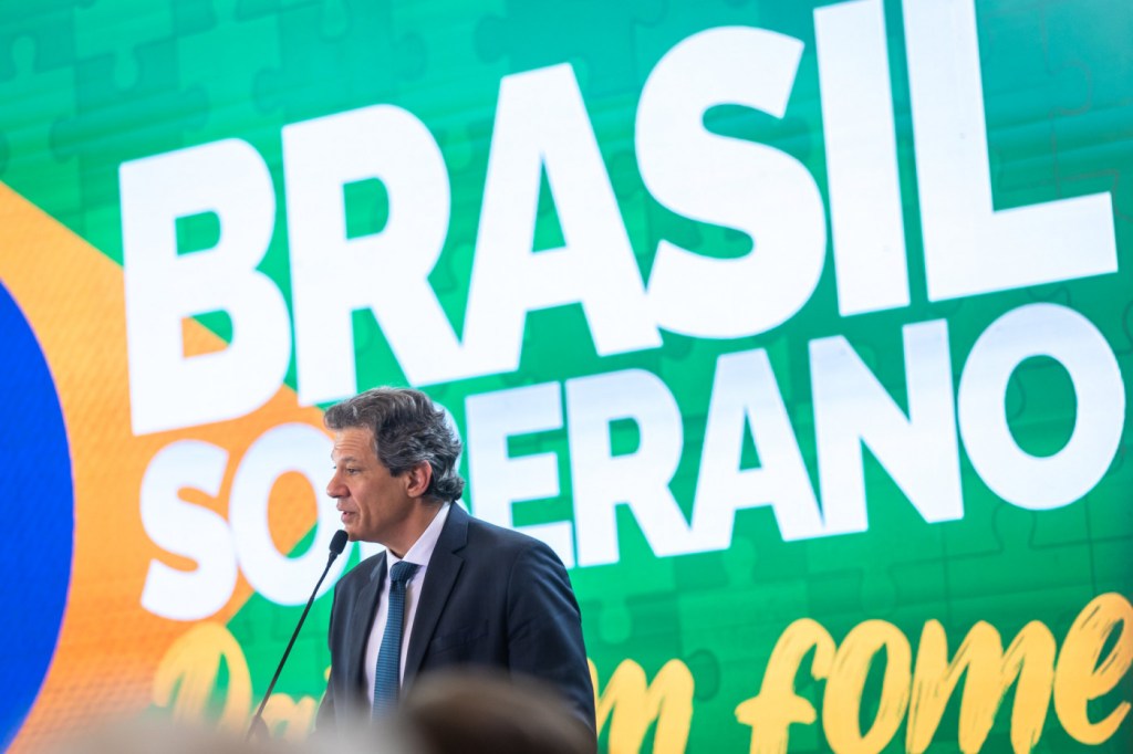 Texto do plano de contingência contra tarifas sai nesta quarta-feira, diz Haddad