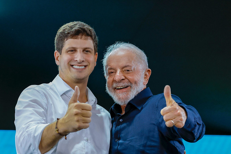 João Campos aproveita ausência de Raquel Lyra durante visita de Lula e intensifica aliança com o presidente