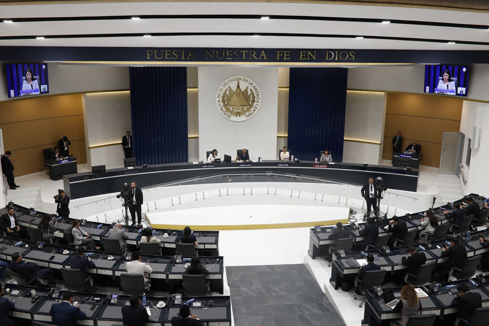 Congresso de El Salvador aprova reeleição ilimitada para presidente