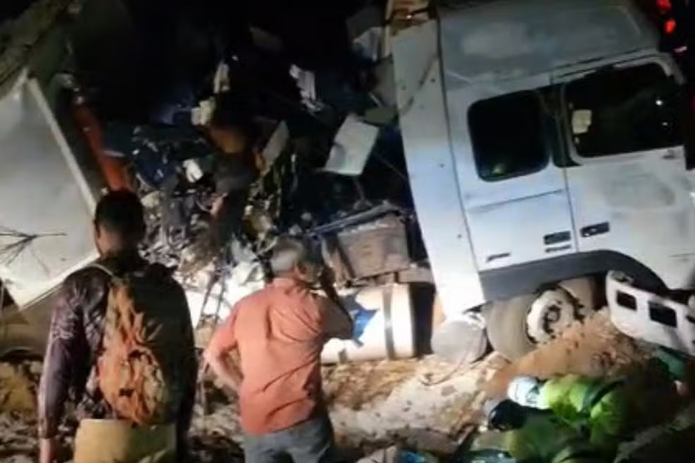 Acidente entre ônibus e carreta deixa 11 mortos e mais de 40 feridos no MT
