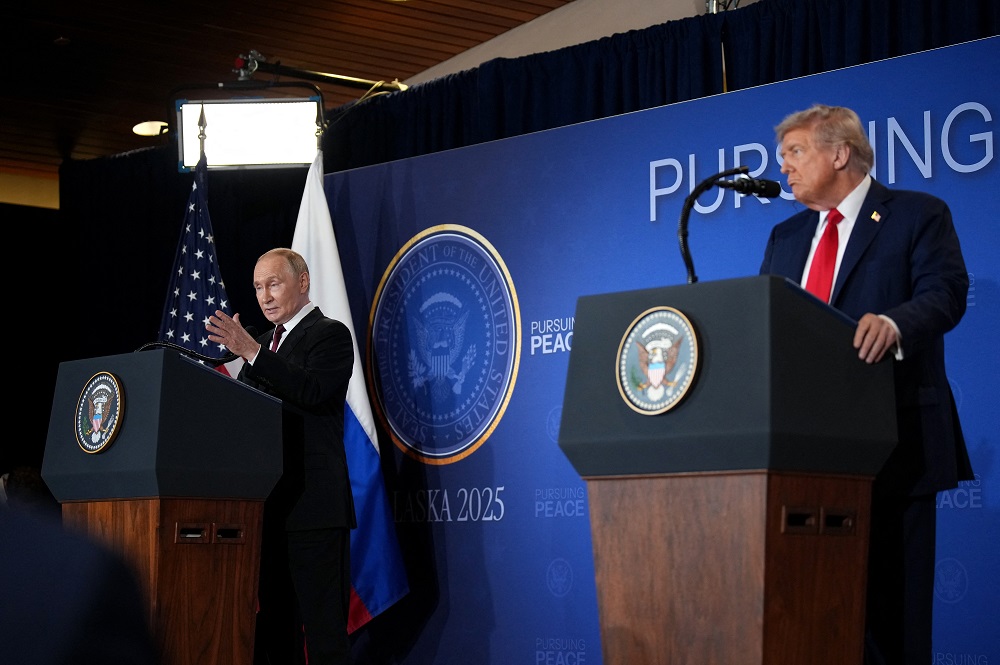 Trump e Putin descrevem negociações no Alasca como  ‘construtivas’ e ‘mutuamente respeitosas’