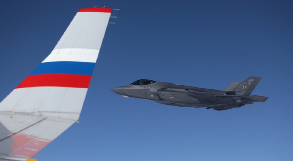 Caças dos EUA escoltam avião de Putin no Alasca após reunião com Trump