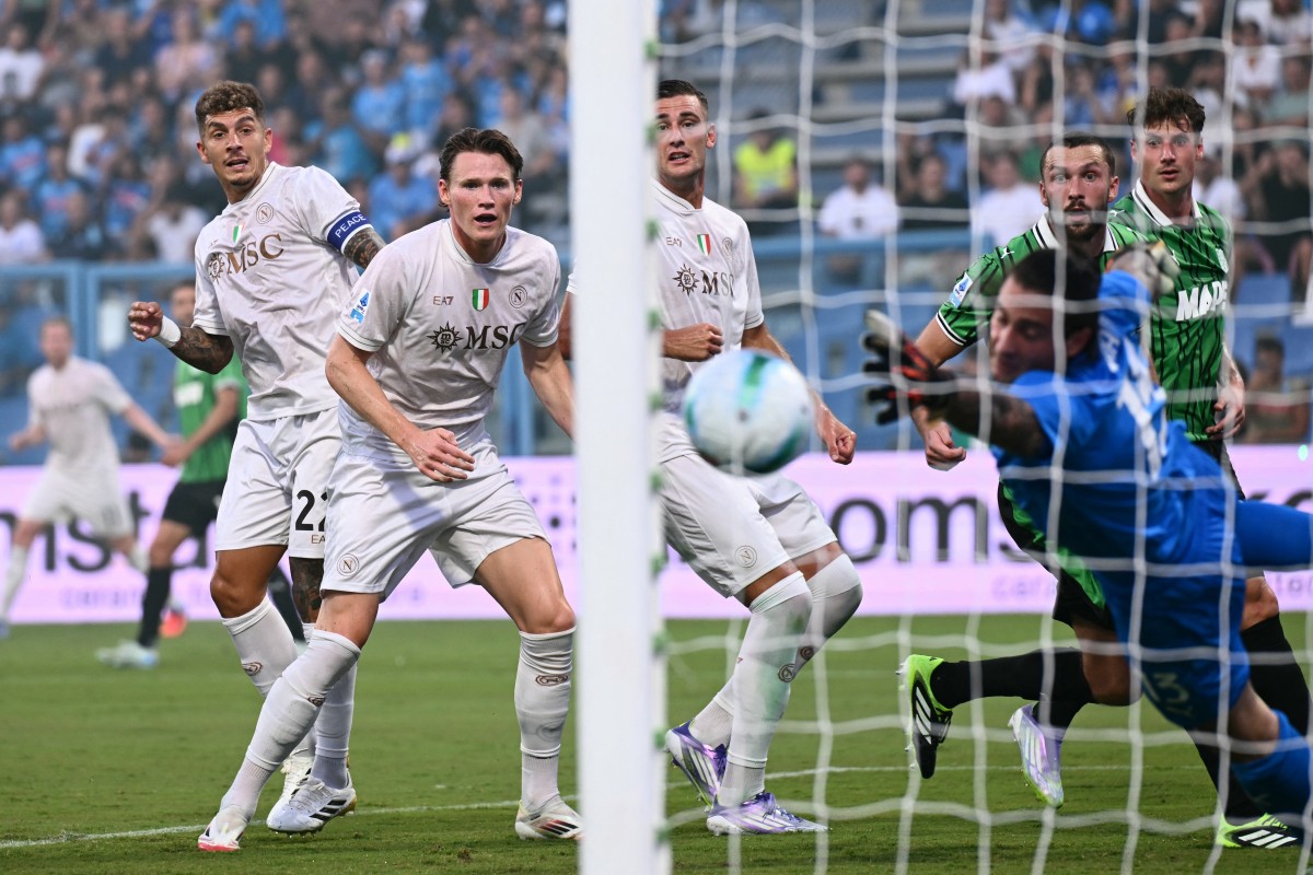 De Bruyne estreia com golaço e Napoli vence o Sassuolo na abertura do Campeonato Italiano