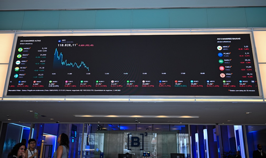 Tarifaço afugenta investidores estrangeiros, e Bolsa registra pior julho em quatro anos