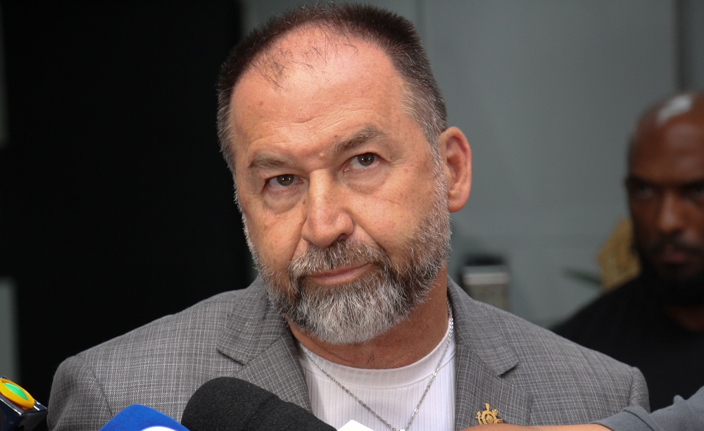 Sócios do Corinthians votam sobre impeachment de Augusto Melo
