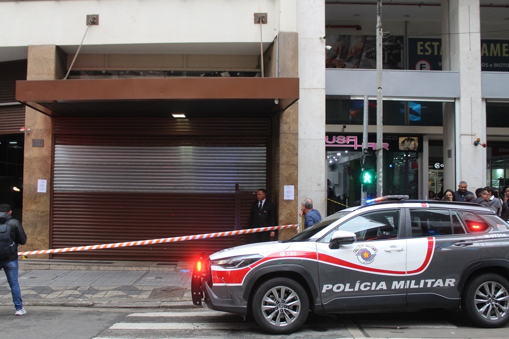 Homem invade prédio no centro de SP e mata a ex-companheira a tiros