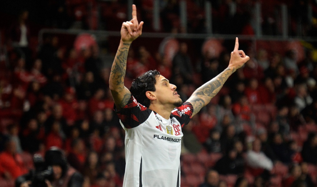 Flamengo faz 3 a 1 nos reservas do Inter, dispara na liderança do Brasileirão e reforça moral para a Libertadores