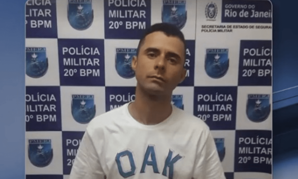 Jefferson Jasmim, conhecido como 'Deco' ou '01', apontado como chefe de uma milícia com forte atuação na Baixada Fluminense, comandava todas as ações do grupo criminoso de dentro do presídio