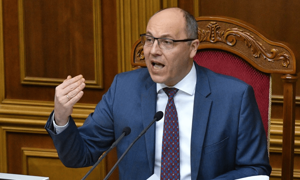 Andrii Parubii, ex-presidente do Parlamento, foi assassinado a tiros em Lviv, oeste do país