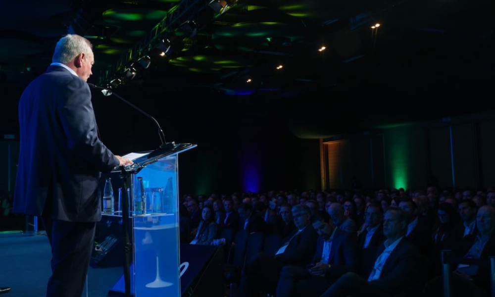 André Gerdal Johanpeter, presidente do Conselho Diretor do Instituto Aço Brasil, afirma que tarifas americanas podem levar a demissões e ao adiamento ou cancelamento de investimentos