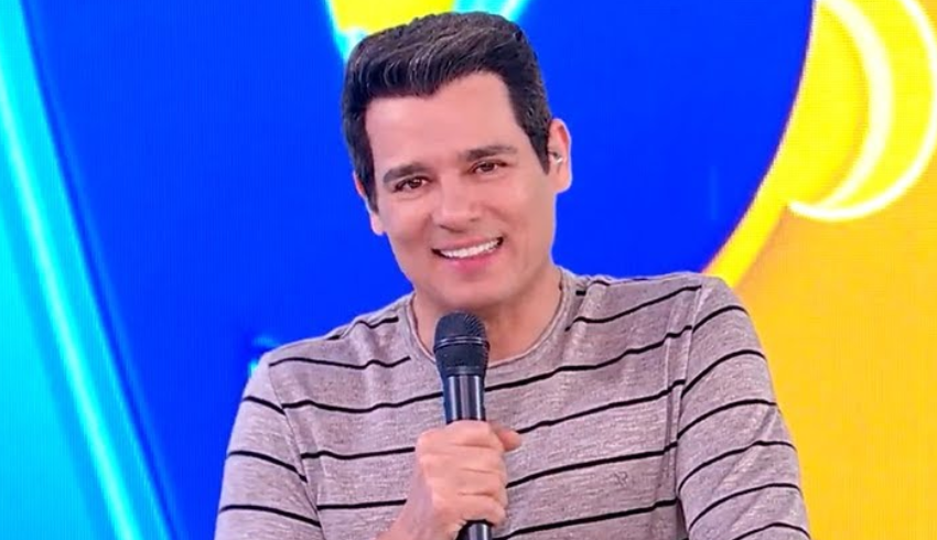 Emocionado, Celso Portiolli diz que ‘ficha ainda não caiu’ após um ano sem Silvio Santos