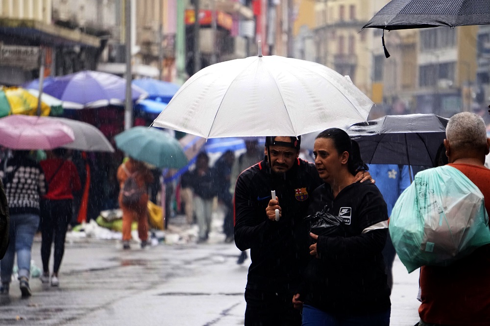 Duas regiões da cidade entram em estado de atenção para alagamentos por causa das chuvas em SP