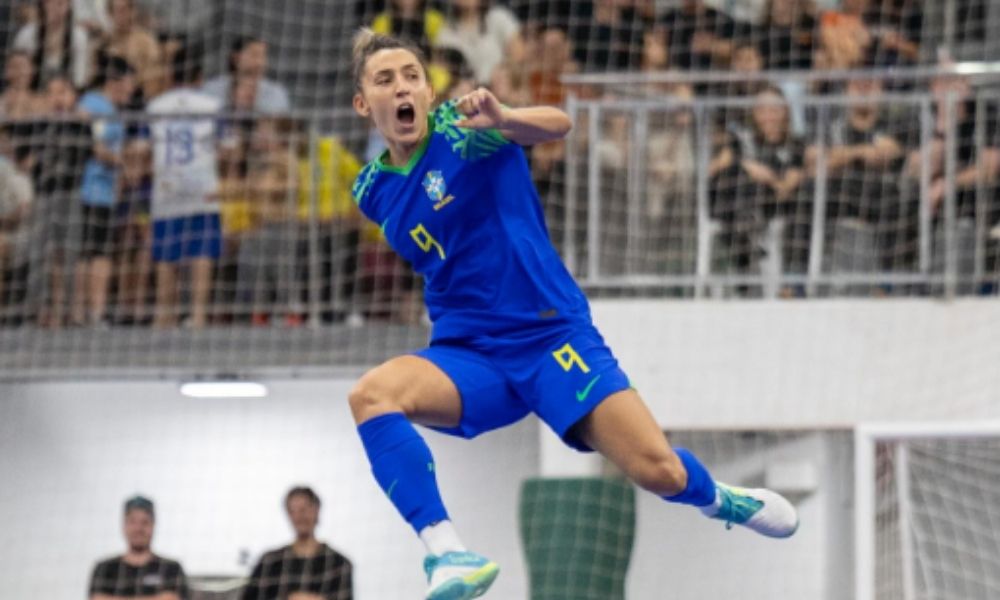 Seleção Feminina de Futsal vence Colômbia por 5 a 2; equipes voltam a se enfrentar na final no domingo