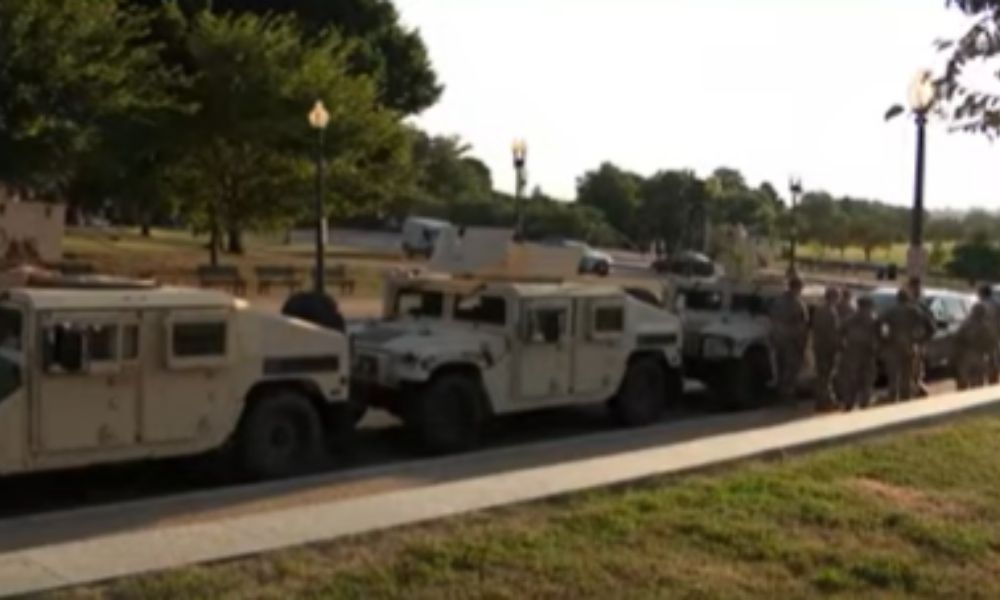 EUA enviam mais de 4 mil militares para águas latinas em ação contra cartéis